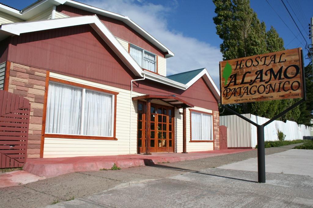 Hostal Alamo Patagonico ปวยร์โตนาตาเลส ภายนอก รูปภาพ